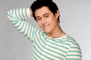 enrique-gil-shes-the-one